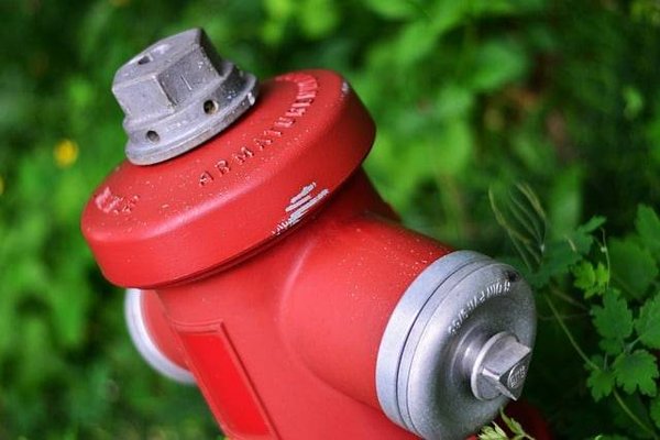 A propos de la réglementation pour remplacer une bouche d'incendie près d'une maison ?