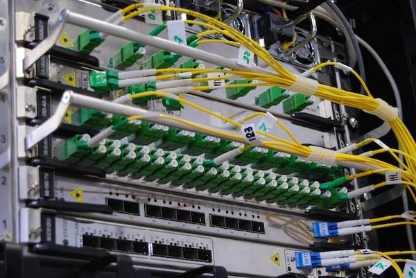 Comment raccorder sa maison mobile aux réseaux publics ?