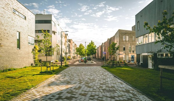 Guide Complet pour la Vente de Maisons à Évian-les-Bains : Astuces et Tendances du Marché Immobilier